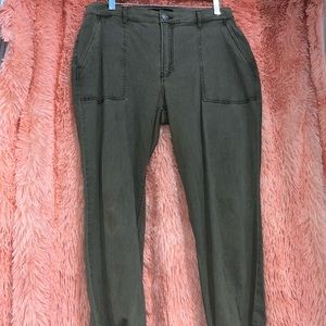 Express Straight Crop High Rise Pants